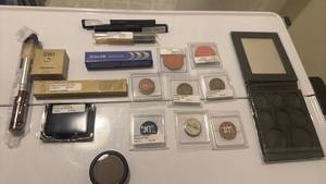 lot 1431 image: Premium Cosmetics Lot - Lip Liners, Eyeshadows, and Makeup Collection