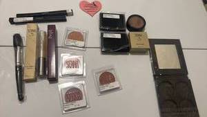 lot 1436 image: Premium Cosmetics Lot - Lip Liners, Eyeshadows, and Makeup Collection