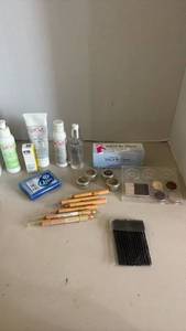 lot 1504 image: Mixed Beauty and Cosmetics Bundle with Professional Products