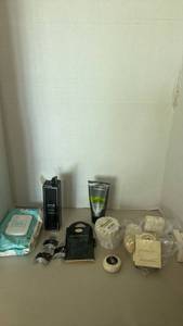 lot 1523 image: Mens  Grooming and Shaving Product Bundle and more