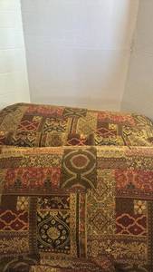 lot 1546 image: King size pillows with shams