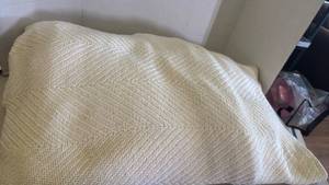 lot 1566 image: Brahms Herringbone Pattern Woven Throw Blanket