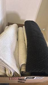 lot 1567 image: Bath towels