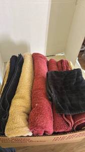 lot 1568 image: Bath towels, hand towels and wash cloths