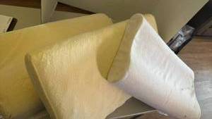 lot 1572 image: TEMPUR-Pedic pillows