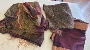 lot 1575 image: Table clothes and table runner