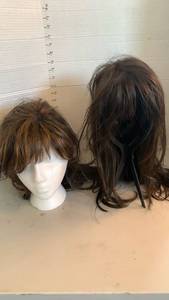 lot 1639 image: Wigs