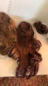 lot 1640 image: Bun wigs