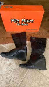 lot 1669 image: Miz Mooz Brown Leather Wedge Ankle Boots with Original Box 8