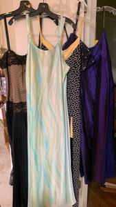 lot 1681 image: Ladies dresses M-L