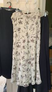 lot 1686 image: Skirts  S-M