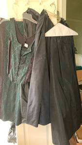lot 1687 image: Skirts and top M-L