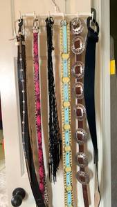 lot 1690 image: Ladies belts