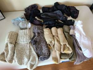 lot 1726 image: Mens socks.