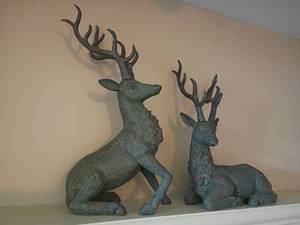 lot 2006 image: 2 Reindeer.  Tallest is approximately 22in.