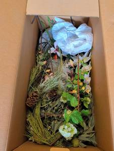 lot 3032 image: Large Collection of Artificial Flowers and Decorative Stems