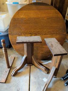 lot 3035 image: Nice old Oak Rounded end 8 foot Pedestal Dining Table