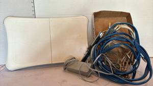 lot 3138 image: Nintendo Wii Console with Cable Bundle