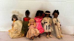 lot 3145 image: Collection of 6 Mixed Heritage and Cultural Dolls - some in need of repair