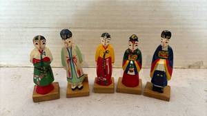 lot 3147 image: Korean Traditional Hanbok Folk Art Wooden Figurines Set of 5