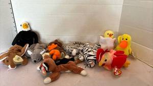 lot 3156 image: TY Beanie Baby Animal Collection Lot