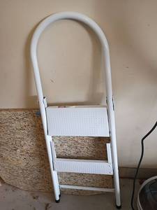 lot 3201 image: Metal Step Stool