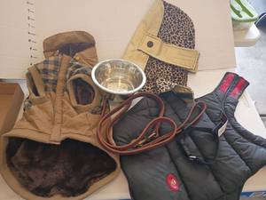 lot 3223 image: Doggie Attire, Bowl and Leash