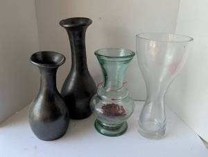 lot 3319 image: Mixed Decorative Vase Collection Set of 4 Pieces