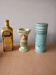 lot 3321 image: Miscellaneous Bathroom Decor