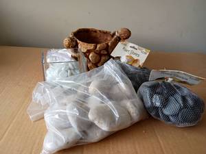 lot 3324 image: Plant Pot, River Stones and More