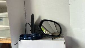 lot 3503 image: Automotive Side Mirror Assembly