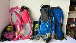 lot 3515 image: His and hers Snorkeling Gear by Body Glove