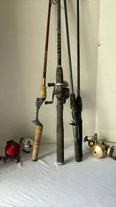 lot 3519 image: Fishing Poles and Reels