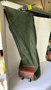 lot 3520 image: Canvas travel Golf Bag