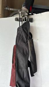 lot 3522 image: Golf Club Set with Carry Bag