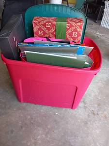 lot 3537 image: Christmas Tote with Empty Gift Boxes