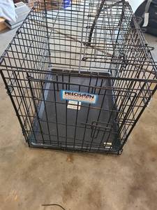 lot 3608 image: Dog crate, 19x17x24