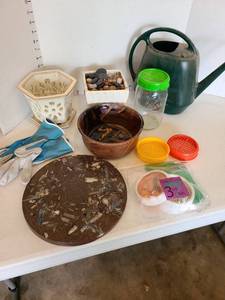 lot 3614 image: Gardening items