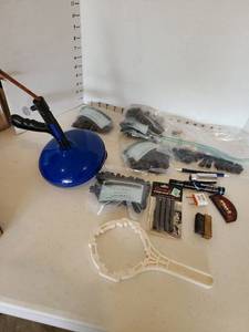 lot 3616 image: Auger and misc garage items