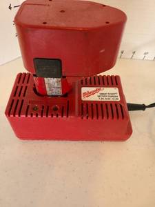 lot 3617 image: Milwaukee Smart Start Battery Charger 7.2V 9.6V 12.0V Model 48-59-0170