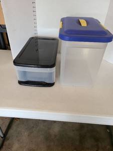 lot 3622 image: Storage containers.