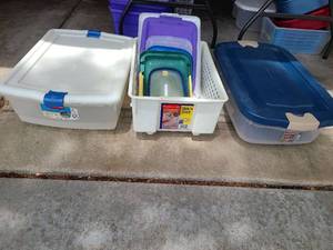 lot 3636 image: Totes, plastic basket, random tore lids
