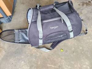 lot 3638 image: Bergan Pet Carrier Travel Bag