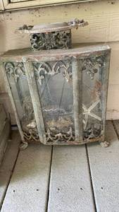 lot 4016 image: Decorative Outdoor Lantern 18X14X6
