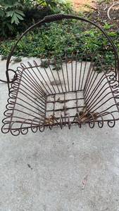 lot 4023 image: Wire Garden Harvest Basket with Handle 18X19X19