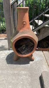 lot 4026 image: Decorative Terracotta Clay Chiminea Fire Pit 37X19