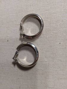 lot 5925 image: Silver Tone Triple Hoop Earrings