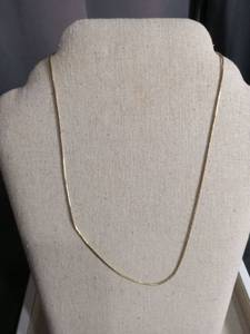 lot 5947 image: Gold Tone Chain Necklace