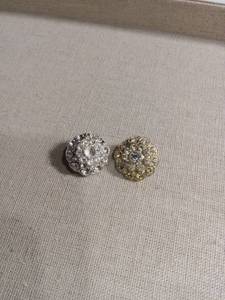 lot 5965 image: Crystal Rhinestone Stud buttons