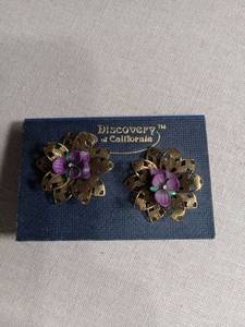 lot 5968 image: Discovery of California Gold Tone Floral Earring Set with Purple Flowers